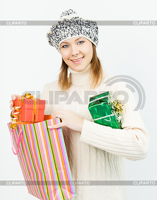 Niña sonriente con Encanto con caja de regalo | Foto de alta resolución |ID 4063729