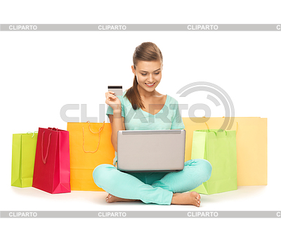 Mujer que hace compras en internet | Foto de alta resolución |ID 3932040