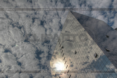 Reflection of clouds in skyscraper | High resolution stock photo |ID 3844831