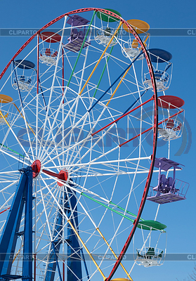 Attraktion Riesenrad | Foto mit hoher Auflösung |ID 3946938