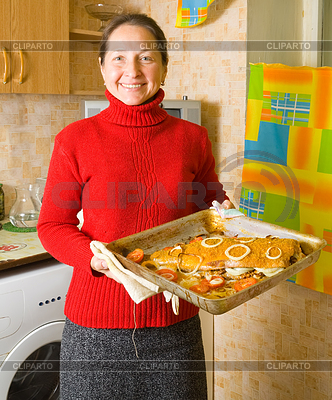 Woman with grilled fish | High resolution stock photo |ID 4009778