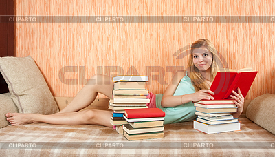Студентка с книгами | Фото большого размера |ID 4011408