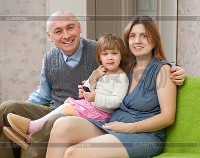 Ehepaar mit 2 jährigen Kind | Foto mit hoher Auflösung |ID 4020794