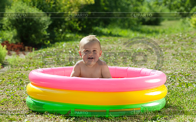 Happy Baby im Pool | Foto mit hoher Auflösung |ID 4022974