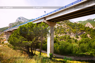 Puentes de carretera en las montañas | Foto de alta resolución |ID 4025575
