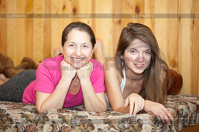 Mutter und jugendlich daughte | Foto mit hoher Auflösung |ID 4030220